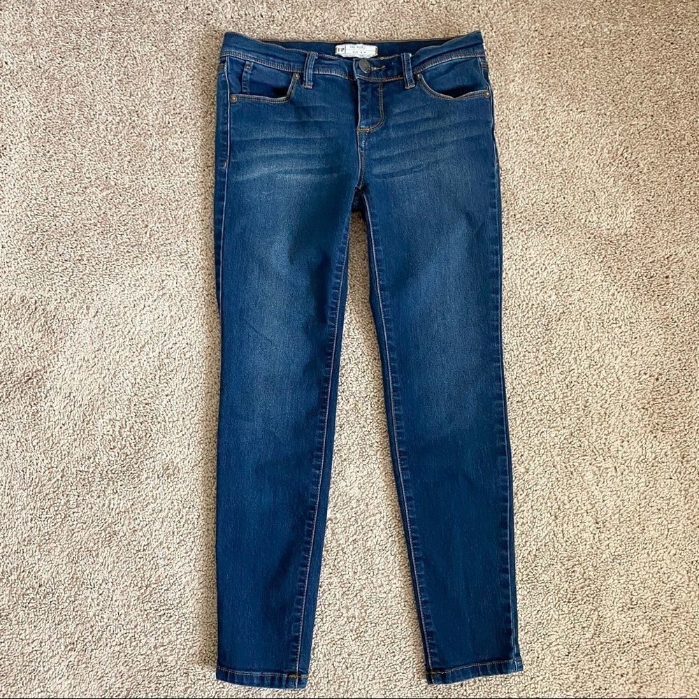 Free People Low Rise Skinny Leg Medium Wash Stretch Denim Crop Jeans Women's 26